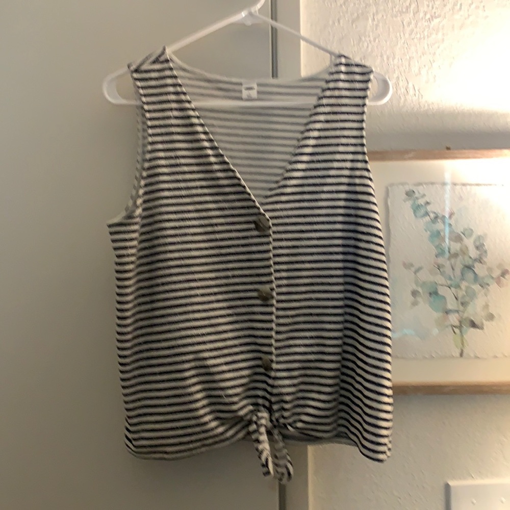 Old Navy tank. Black and white striped. Large